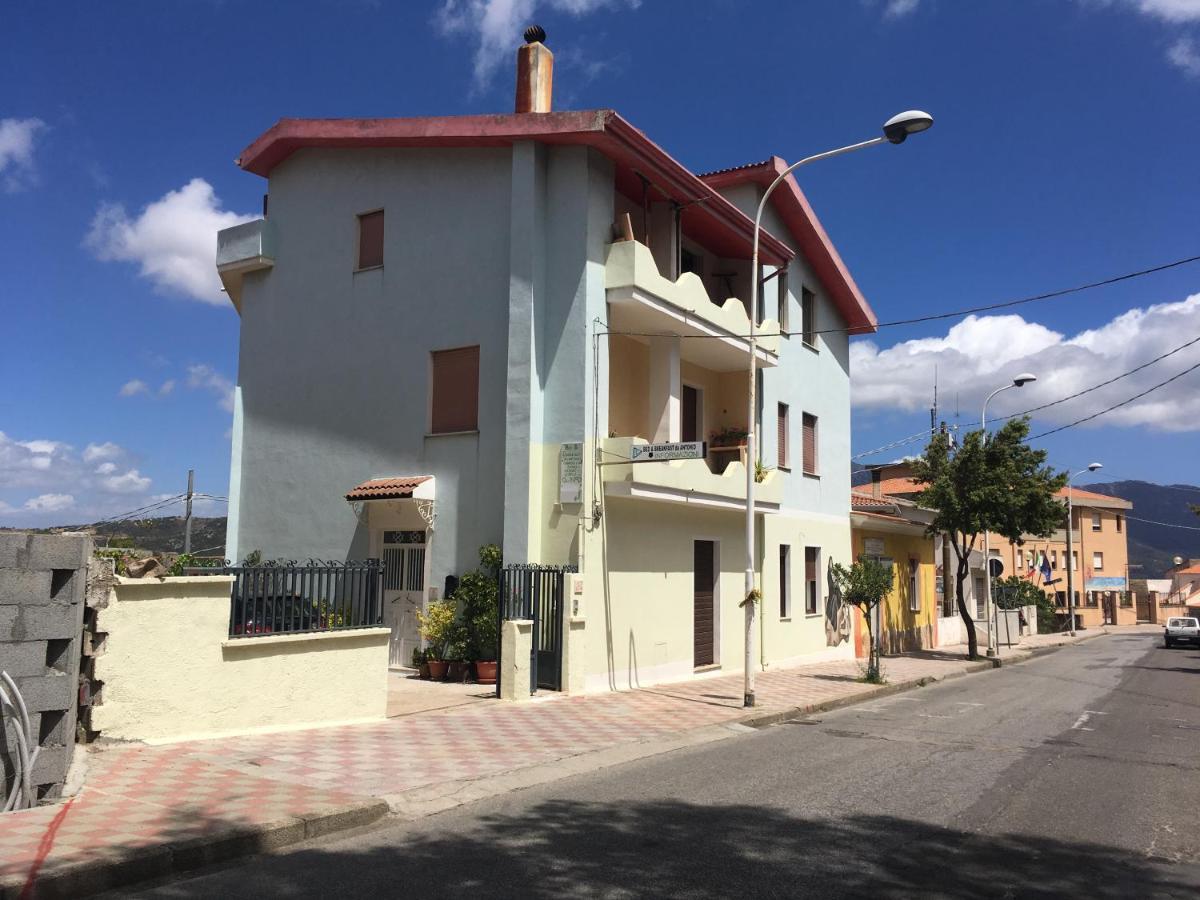 Bed And Breakfast Da Antonio - オルゴーゾロ エクステリア 写真